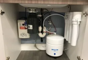 Water filter installation and replacement service