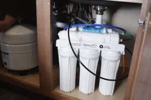 water-filtr-replacement-installation